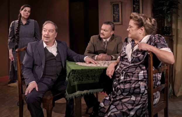 Η ΔΕΞΙΑ Η ΑΡΙΣΤΕΡΑ ΚΑΙ Ο Κυρ. ΠΑΝΤΕΛΗΣ